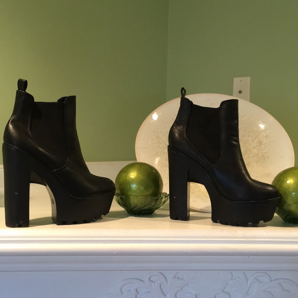 Chunky boots!